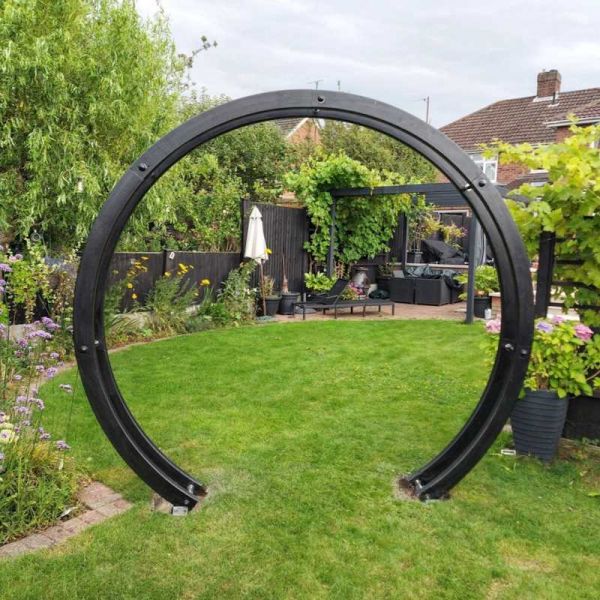 Grange Free Standing Flower Circle Black