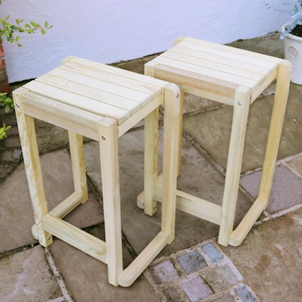 Zest Garden Bar and 2-Stool Set